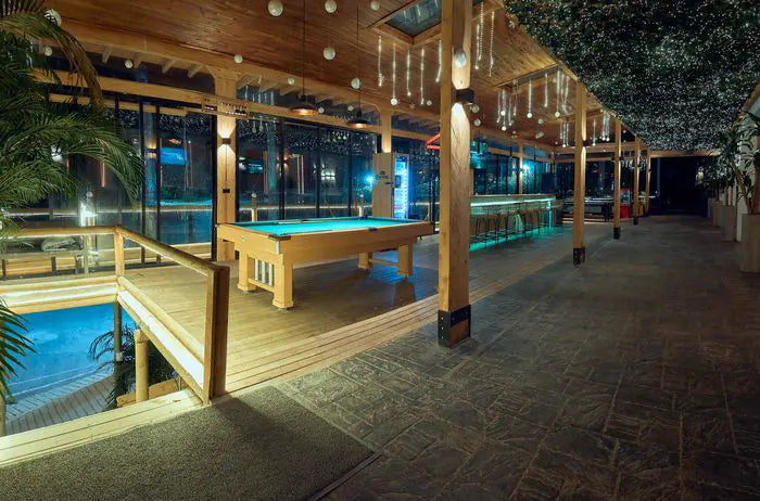 Zona social y piscina